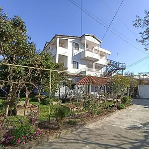 Landhaus Osmani, Durrës